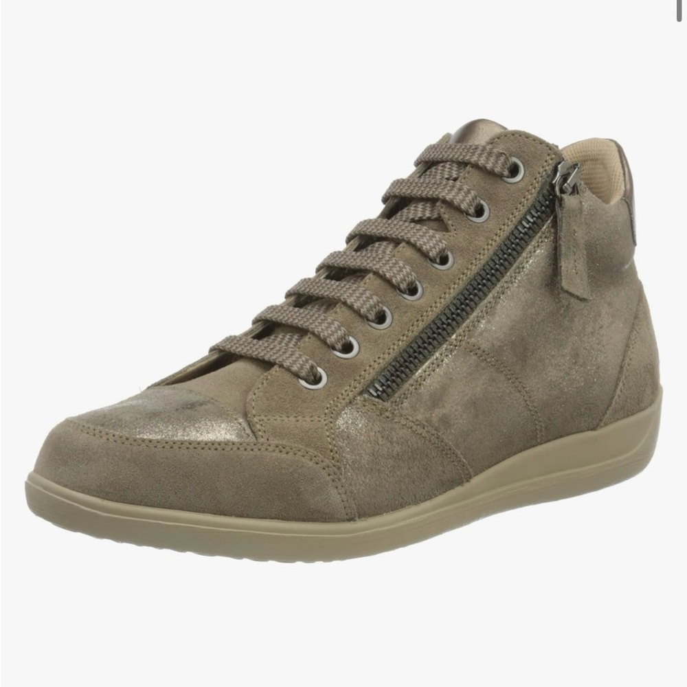 Stylish Women’s High-Top Sneakers